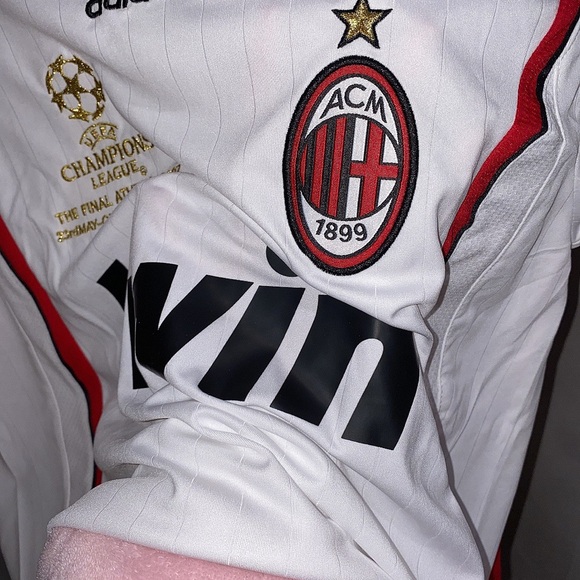 Kaká Retro AC Milan 2007 Champions league Jersey - Picture 6 of 9